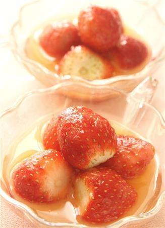 イチゴのオレンジマリネ。※５１ｋｃａｌ、塩分０グラム（１人分）