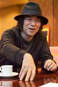 学校で教えてくれない音楽、自分たちで探っていく音楽について熱く話す大友良英さん＝２０１５年１１月２６日（忽那光一郎さん撮影、さいたまトリエンナーレ２０１６提供）
