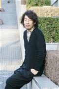 自らにとっての特別な年を、熱量たっぷりに切り取った、作家の早見和真（はやみ・かずまさ）さん＝２０１５年１２月１８日（塩塚夢撮影）