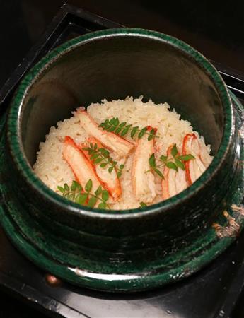 丹波産コシヒカリにこだわりお釜で炊くご飯。お焦げがどこか懐かしい＝２０１５年１２月１６日、京都市東山区（志儀駒貴撮影）