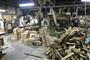 大橋量器の工房。清らかな木の香りが漂う＝岐阜県大垣市（北林功さん撮影）