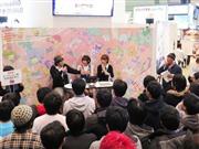 常に人だかりができたダクセルのトークショー