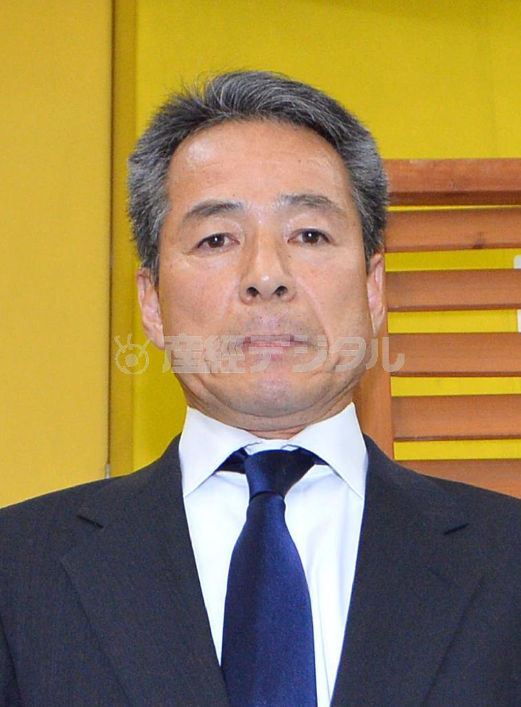 バスの運行会社「イーエスピー」の高橋美作（みさく）社長＝２０１６年１月１６日、東京都羽村市（宮崎瑞穂撮影）