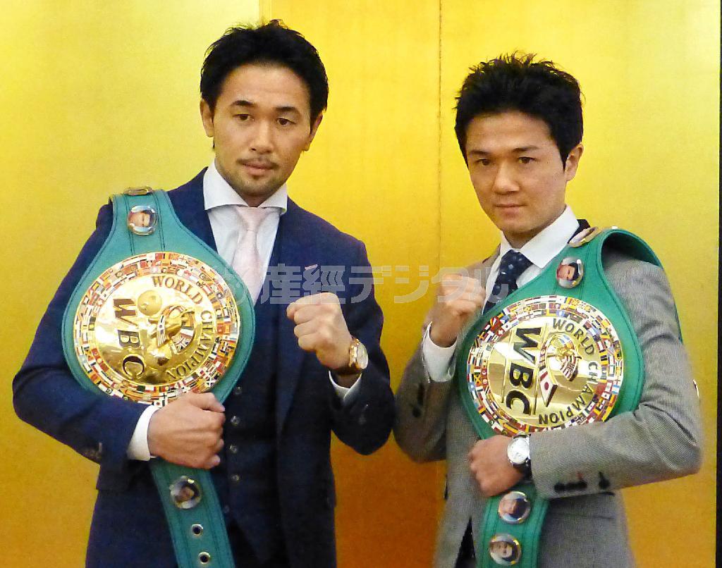 ＷＢＣダブル世界戦を闘うバンタム級王者の山中慎介（左）とライトフライ級王者の木村悠（ゆう）＝２０１６年１月１９日、東京都内（共同）