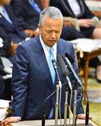 参院決算委員会で、自らの金銭授受疑惑について答弁する甘利明（あまり・あきら）経済再生担当相。事実関係について「記憶があいまい」などと答弁する場面もあった＝２０１６年１月２１日、参院第１委員会室（斎藤良雄撮影）