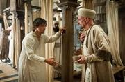 映画「千年医師物語＿ペルシアの彼方へ」（フィリップ・シュテルツェル監督）。公開中（アークエンタテインメント／東北新社提供）。Ｂｅｔａ＿Ｃｉｎｅｍａ＿Ｔｈｅ＿Ｐｈｙｓｉｃｉａｎ。（Ｃ）Ｓｔｅｐｈａｎ＿Ｒａｂｏｌｄ＿ＵＦＡ＿Ｃｉｎｅｍａ