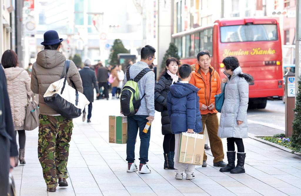 日本製品を求めて来日する外国人が増え、宿泊施設の予約が取りづらくなっている（写真はイメージです）