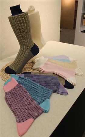 ナイガイの「美濃和紙」で作った糸で編んだ靴下