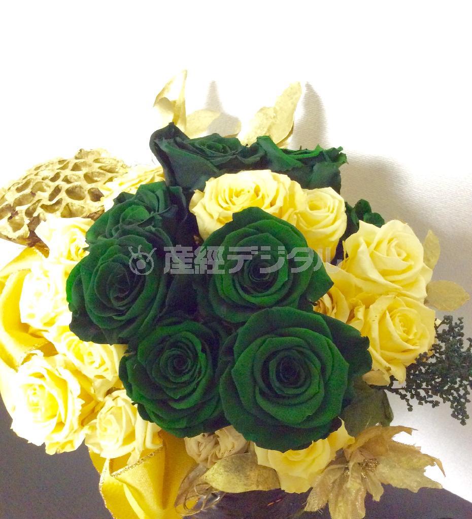 長持ちするプリザーブドフラワーはギフトにぴったり＝２０１５年１１月２３日（花千代さん提供）