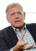 「ジョセフ・ゴードン・レビットは自発的に綱渡りを習得した。リアリティーが格段に上がったよ」と語るロバート・ゼメキス監督＝２０１５年１０月２２日、東京都港区（寺河内美奈撮影）