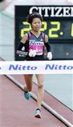大阪国際女子マラソンで優勝した福士加代子＝２０１６年１月３１日、大阪市東住吉区のヤンマースタジアム長居（共同）