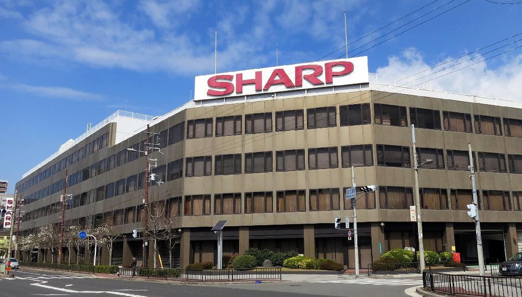 大阪市のシャープ本社（前川純一郎撮影）