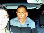 逮捕された清原和博容疑者＝３日午前１時４５分、東京都中野区（春名中撮影）