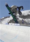 スノーボードＷ杯の男子ハーフパイプで３位に入った安藤南位登（ないと）＝２０１６年２月６日、米ユタ州パークシティー（共同）