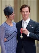 英俳優、ベネディクト・カンバーバッチさん（右）＝２０１５年１１月１０日、英国・首都ロンドン（ＡＰ）