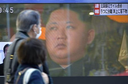 北朝鮮のミサイルが発射され、街頭テレビに映った金正恩第１書記＝７日午前１０時４５分、東京・有楽町