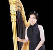 「気がついたら３０年経っていました」と語る、ハープ奏者の吉野直子さん＝２０１５年９月８日（提供写真）。（Ｃ）Ａｋｉｒａ＿Ｍｕｔｏ