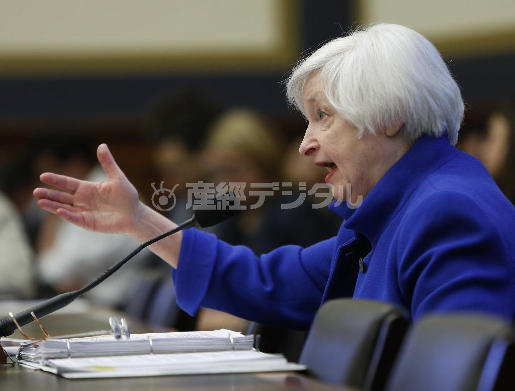 米下院金融委員会で証言するＦＲＢのジャネット・イエレン議長＝２０１６年２月１０日、米国・首都ワシントン（ロイター）