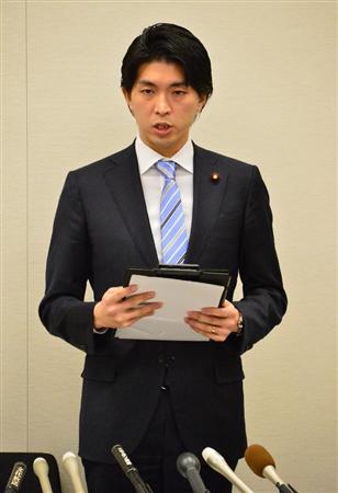 不倫疑惑について記者会見する自民党の宮崎謙介衆院議員＝１２日午前、東京・永田町の衆院第二議員会館