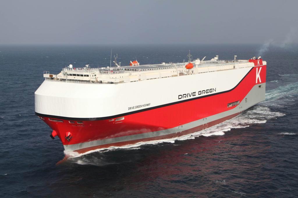川崎汽船が新造した省エネ型の自動車専用船「ＤＲＩＶＥＧＲＥＥＮＨＩＧＨＷＡＹ（ドライブグリーンハイウェイ）」