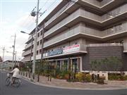 高齢者と学生が居住する「グッドタイムリビングなかもず」＝堺市北区