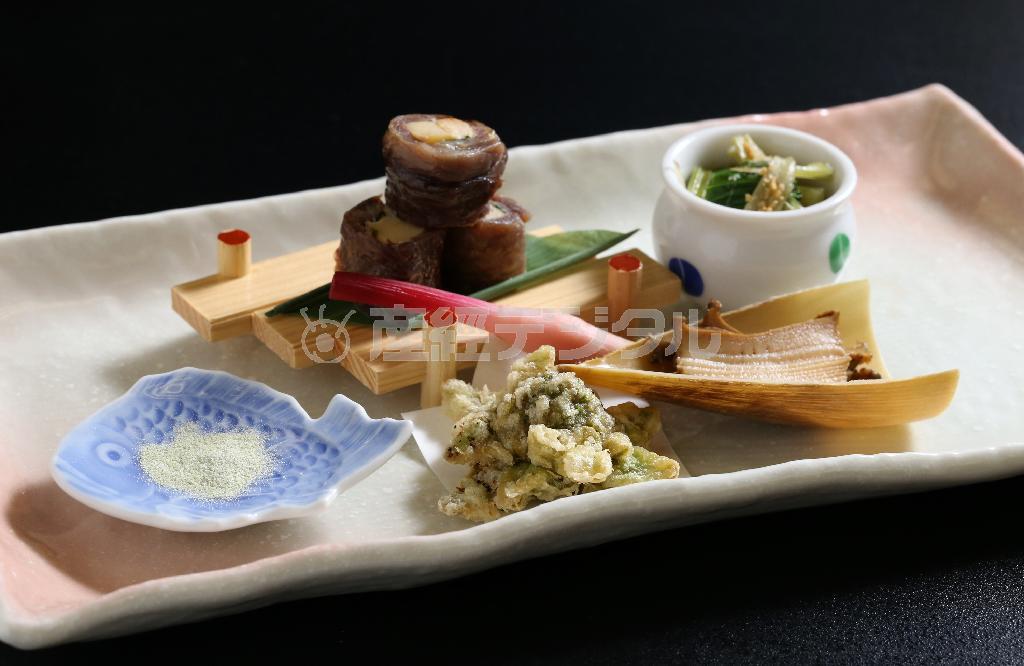 煮物、揚げ物、みそ漬け…と“味覚散歩”が楽しめる合肴＝２０１６年２月４日、京都市西京区（志儀駒貴撮影）