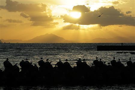 若狭湾の神子（みこ）地区から望む日本海。幻想的な夕景に包まれると、日頃の疲れも癒される＝２０１５年１０月２８日、福井県三方上中郡若狭町（倉谷清文さん撮影）
