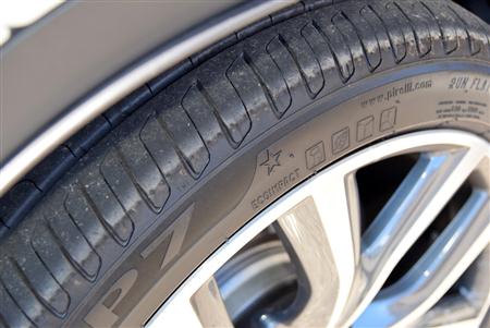 前輪と比較して磨耗の少ないリアタイヤ