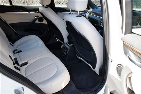 これだけレッグスペースがあれば快適