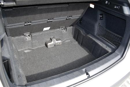 床下収納もたっぷり確保している