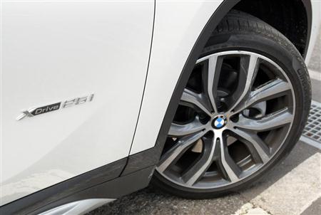 「ｘＤｒｉｖｅ２５ｉ」のプレートが光る