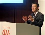 金融サービスについて説明するＫＤＤＩの高橋誠専務＝１７日、東京・大手町（芳賀由明撮影）