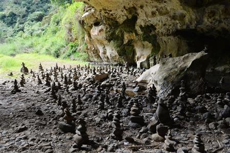 フィリピン ルソン島 断崖にひつぎ 山岳民族の懸棺葬 Sankeibiz サンケイビズ