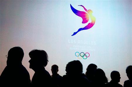 ２０２４年夏季五輪の開催を目指すロサンゼルスの招致エンブレム＝米カリフォルニア州ロサンゼルス（ＡＰ＝共同）