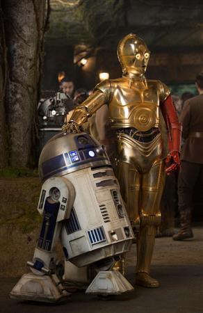 映画「スター・ウォーズ／フォースの覚醒」の１シーン（ＡＰ）