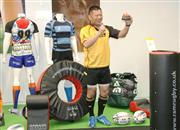 １００万円均一セールで販売する「ラグビー部創設セット」＝２４日、東京都中央区の日本橋三越本店