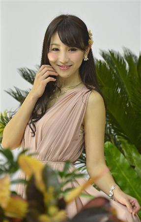 「CP+2016」フジのモデル=25日、横浜市西区、パシフィコ横浜(土井繁孝撮影)