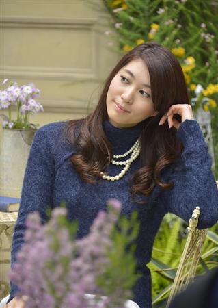 「CP+2016」ソニーのモデル=25日、横浜市西区、パシフィコ横浜(土井繁孝撮影)