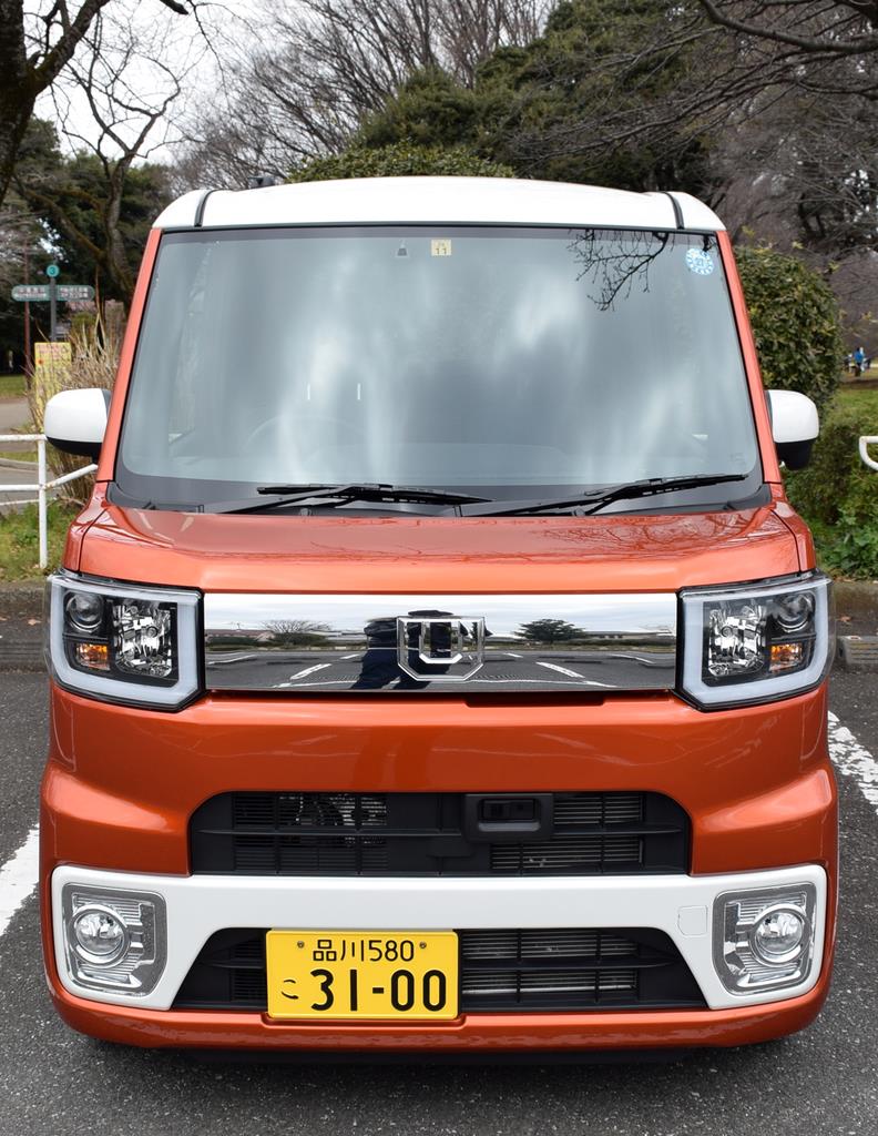 全幅１４７５ミリに対して全高１８３５ミリ。かなりノッポだ