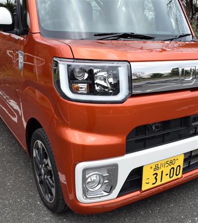 ライトを縁取るＬＥＤクリアランスランプは、ウェイクを象徴するデザイン。ちなみにヘッドランプもＬＥＤを採用している