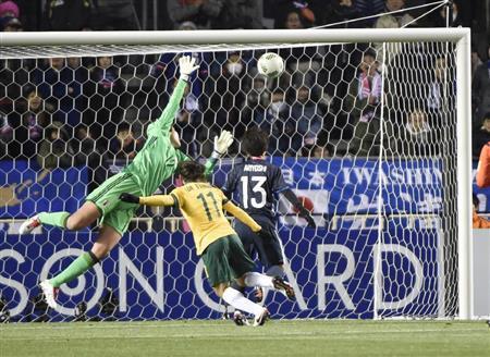 前半２５分、先制点を決めるオーストラリア女子代表のリサ・デバンナ（１１）＝２０１６年２月２９日、大阪市東住吉区のキンチョウスタジアム（甘利慈撮影）