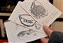 北大路魯山人が描いた茶器などの絵はがき。耳付きの和紙にコロタイプで図柄を刷った一枚一枚手作りの逸品だ＝２０１６年２月１８日、京都市中京区（南雲都撮影）