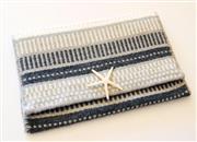 宮城県石巻市の女性らが作ったクラッチバッグ