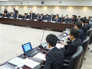 フォルクスワーゲンの排ガス不正問題を受けた有識者会議＝３日、国土交通省