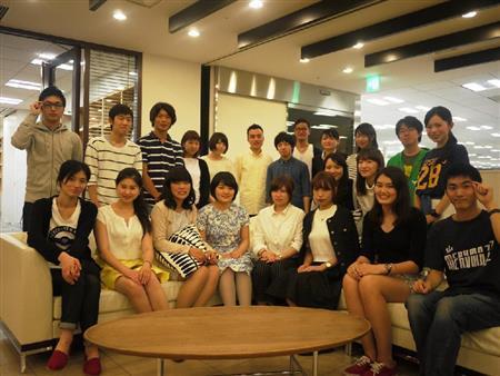 Ｊ－ＷＡＶＥの大学生・専門学校生によるコミュニティーサークル「Ｊ－ＷＡＶＥ＿ＷＡＣＯＤＥＳ」のメンバーたち（提供写真）