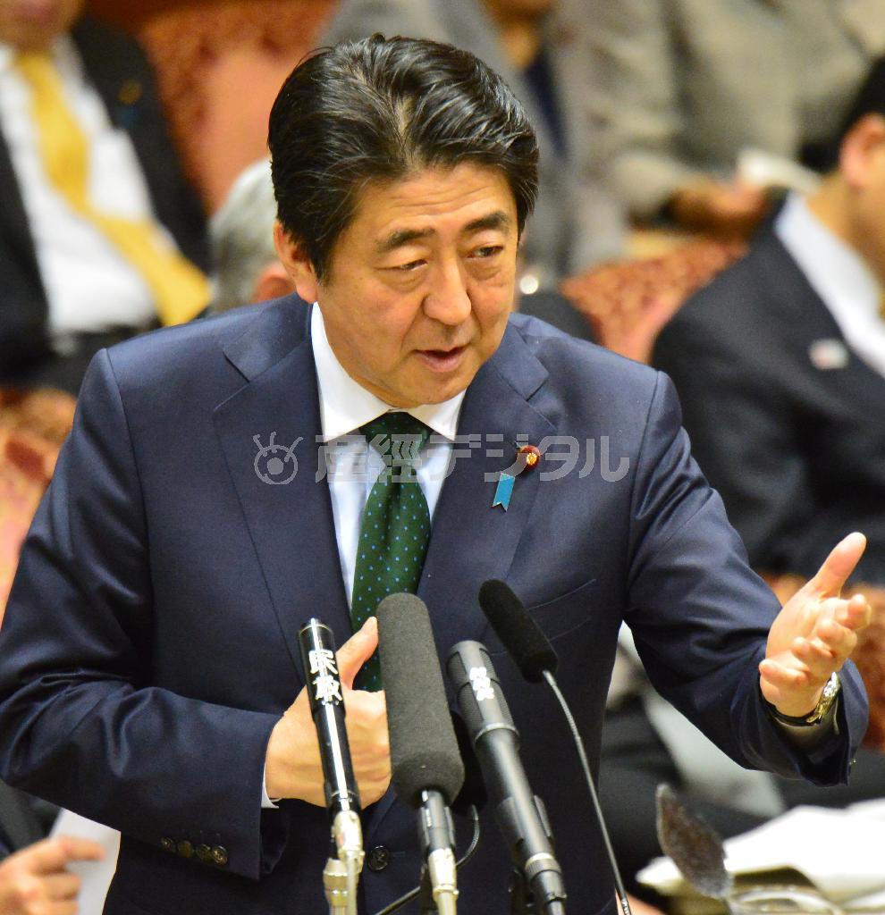 在任中に憲法改正を目指すと明言した安倍晋三（しんぞう）首相＝２０１６年３月２日、参院予算委員会（斎藤良雄撮影）