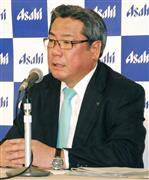 記者会見するアサヒビール次期社長の平野伸一副社長＝８日午後、東京都千代田区