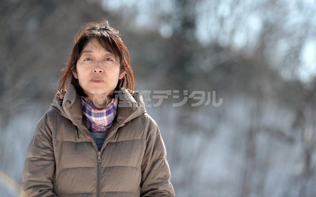 福島市の森山寿子さん「原発事故直後の２０１１年５月から８月まで約３カ月間、大阪府高槻市の妹の家に、夫を残し避難しました」＝２０１６年１月３１日、福島県伊達郡川俣町（大西史朗撮影）