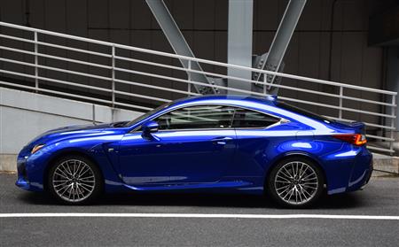 艶やかなボディライン。ダイナミックでセクシー