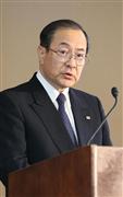 ２０１６年度の事業説明会を行う東芝の室町正志社長＝１８日午後、東京都港区（大西正純撮影）